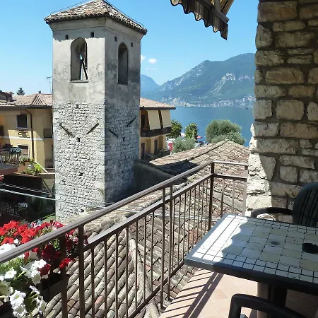 Casa Hotel *
