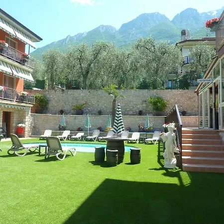 Casa Hotel Brenzone sul Garda