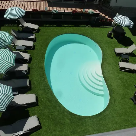 Casa Hotel *